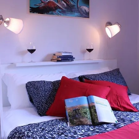 Guest house I *