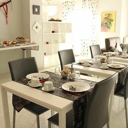 I Guest house *